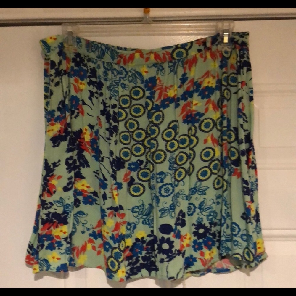 Mossimo floral skirt sz. Xl